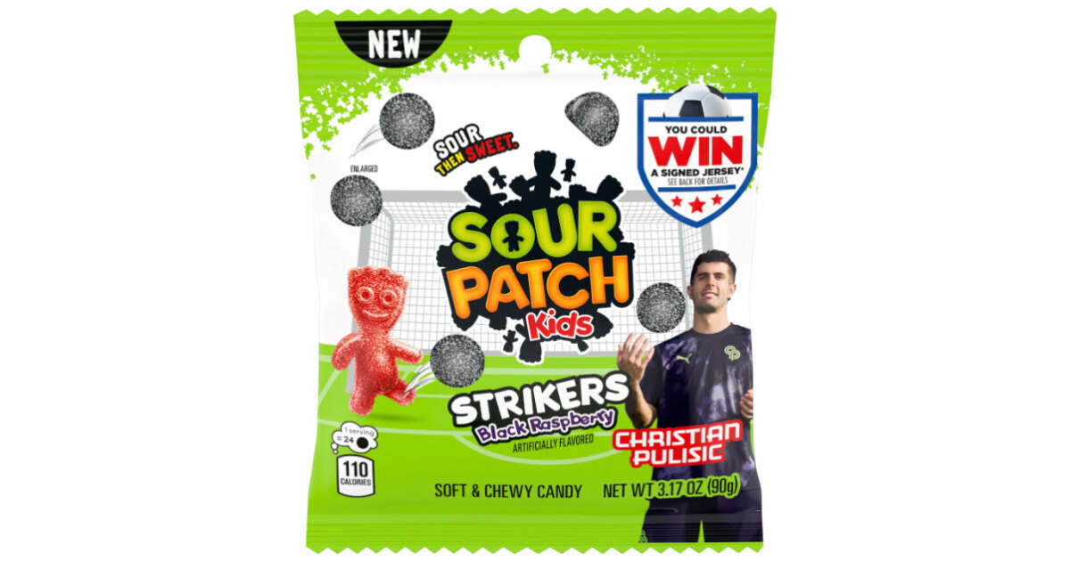 Sour Patch Kids Strikers Black Raspberry